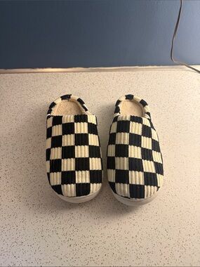 Women’s Slip-On Checkerboard Canvas Shoes - Black & Cream